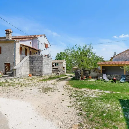 Cozy In With House A Panoramic View * Pazin