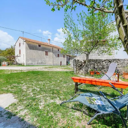 Cozy In With House A Panoramic View Pazin